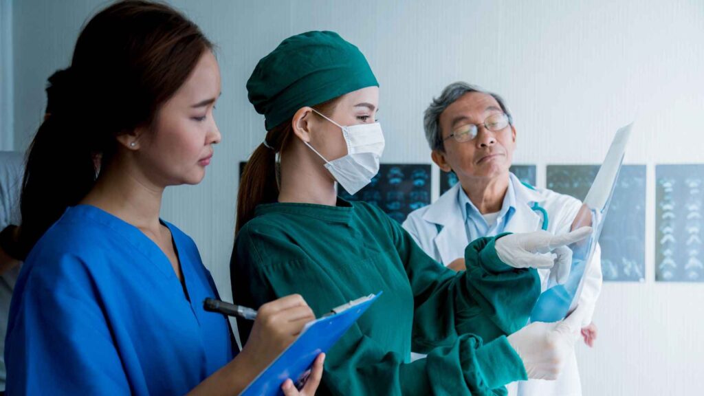 travel nursing leadership skills